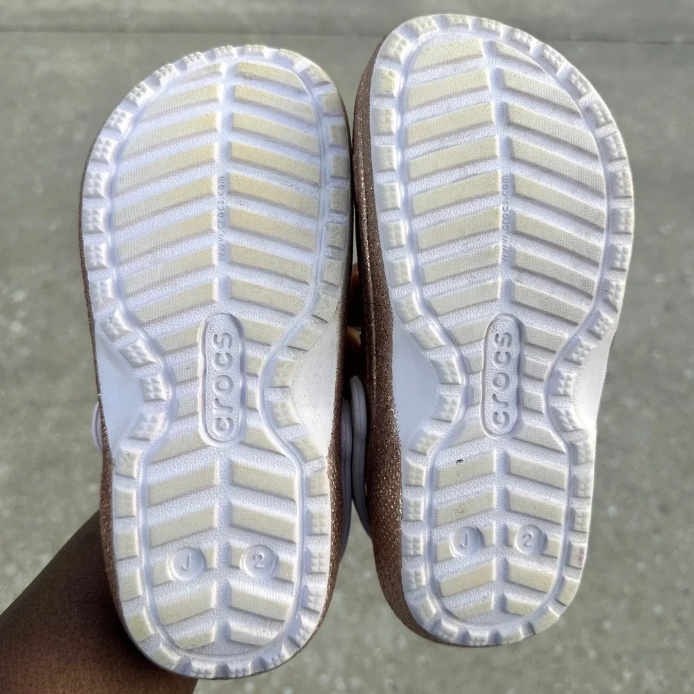 CROCS KIDS CLASSIC LINED GLITTER CLOGS WITH‎ CHARMS Little Kids Size J 2 Gold